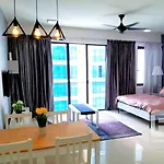 Netflix Wifi Trefoil Homestay Setia Alam Sacc Homestay Fe